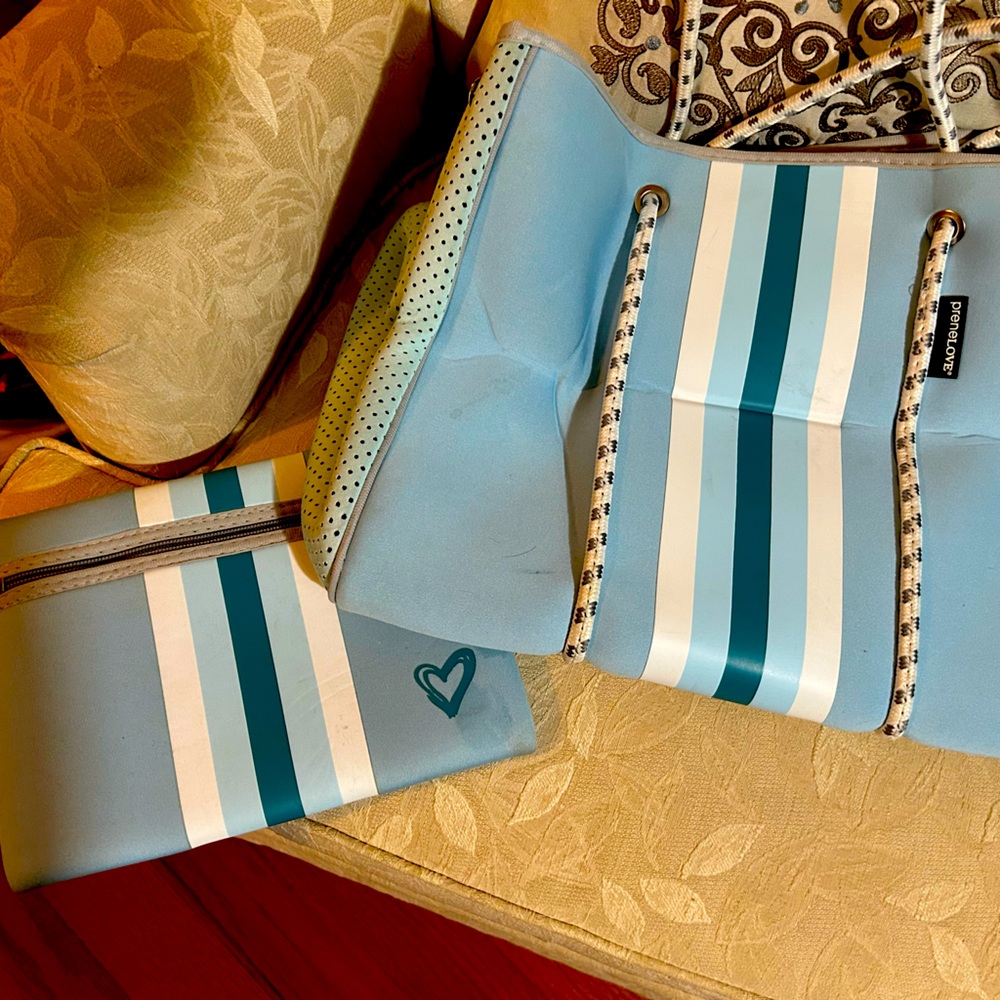 Like-new PreneLove large neoprene tote bag and matching wristlet